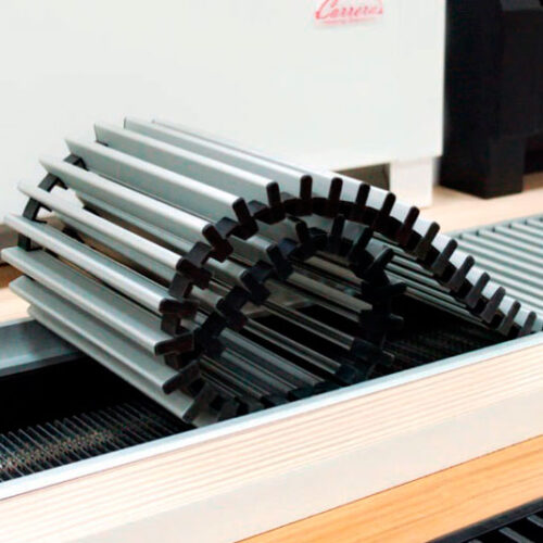 koplekt-s-2_ni8p-lm.jpg Решітка з рамкою S 230/1750 (рамка ZN + решітка НТ)