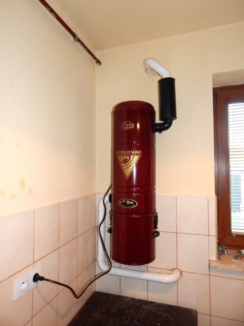 Cyclo-Vac-H215.jpg Пилосос центральний Cyclovac Н215