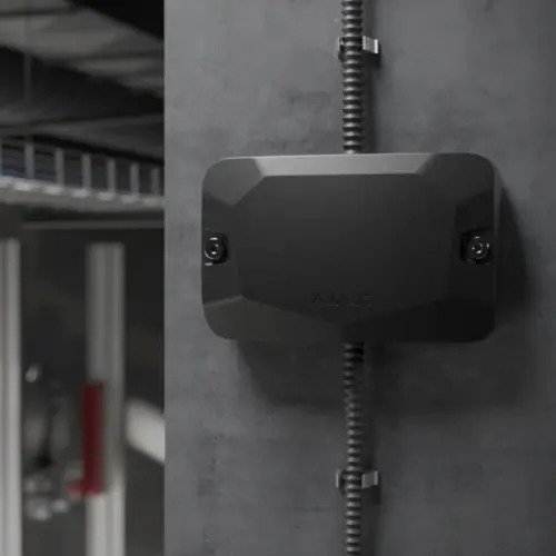 Модуль для захисту пристроїв Fibra від короткого замикання та саботажу Ajax LineProtect Fibra