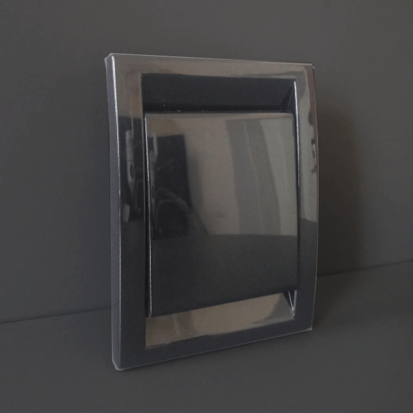 deco-black.png